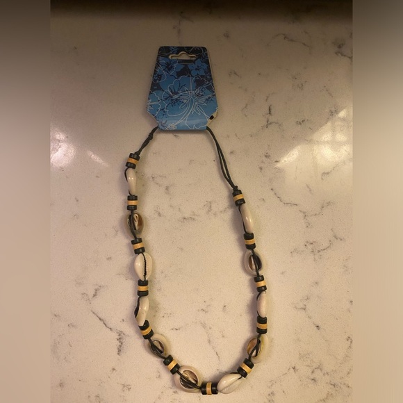 Shell necklace - Picture 1 of 2